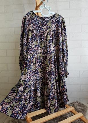 Нежное платье в цветочный принт🌺
фирмы m&amp;s
8/9 рочков (134см)
состояние: идеальный