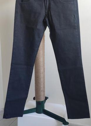 Жіночі чорні джинси