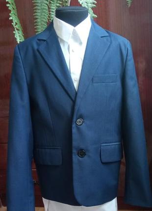 Костюм на рост 134 см.