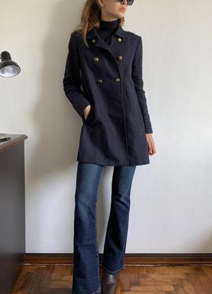 Темно-синие пальто из натуральной ткани люкс бренда massimo dutti