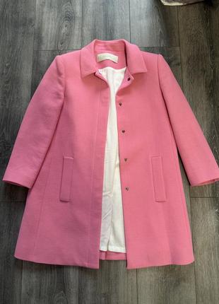 Длинный розовый пиджак