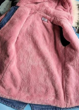 Джинсовая теплая куртка парка с розовым мехом на девочку.4 фото