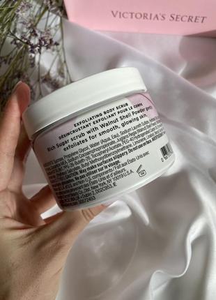 Скраб для тіла цукровий victoria’s secret pomegranate & lotus natural beauty exfoliating body scrub6 фото