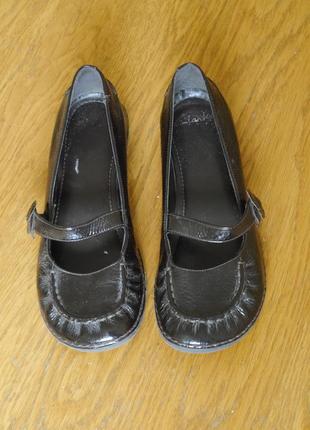 Туфлі шкіряні лакові розмір 6 на 39 стелька 25,6 см clarks1 фото
