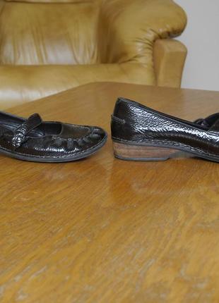 Туфлі шкіряні лакові розмір 6 на 39 стелька 25,6 см clarks2 фото