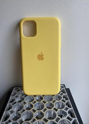 Чехол желтый на айфон iphone 11 / xr silicone case с закрытым низом и микрофиброй