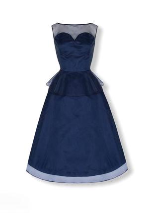 Платье в в винтажном стиле из воздушной органзы и плотного атласа с баской