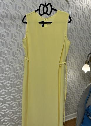 Длинное платье лимонно-желтого цвета с плахтой и разрезом размер м2 фото