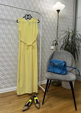 Длинное платье лимонно-желтого цвета с плахтой и разрезом размер м4 фото