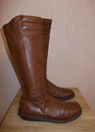 Демисезонные кожаные сапожки