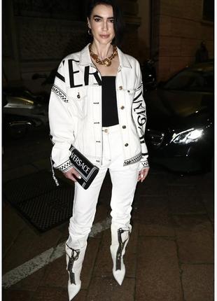 Мега стильна брендова джинсовка versace .