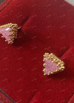 Жіночі сережки-пусети(гвоздики) з рожевою емаллю позолочені xuping позолота 18к трикутники9 фото