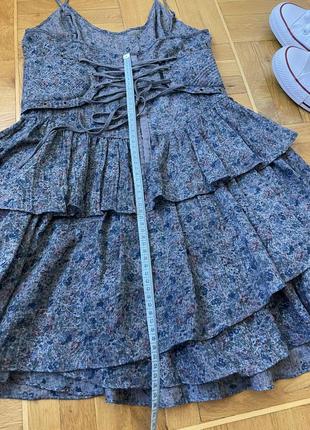 Невероятное корсетное платье с рюшами10 фото