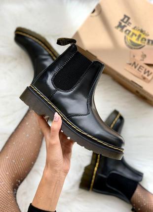 Ботинки dr. martens chelsea black кожаные без шнурков1 фото