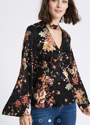 Квіткова блуза з чокером та широкими рукавами10 фото