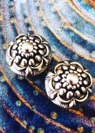 Красивые винтажные клипсы