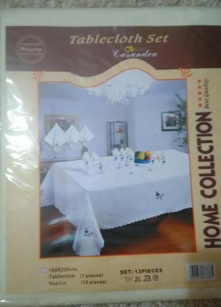 Скатертина із серветками і вишивкою