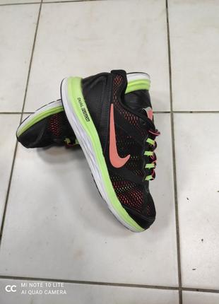 Кроссовки женские nike.