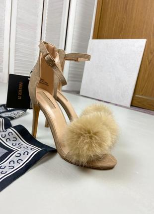 Босоножки с мехом.2 фото