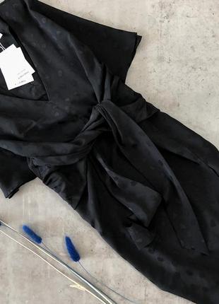 Неймовірна сукня в принт горошок на запах & other stories