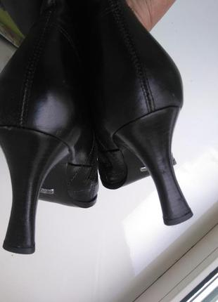Шикарні брендові шкіряні чоботи buffalo london р. 379 фото