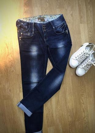 Синие классические джинсы2 фото