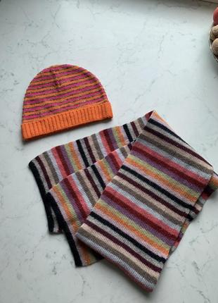 Демисезонная яркая шапка cherokee на 2-4 года