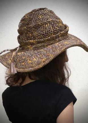 Приголомшлива капелюх ручної роботи з натуральної рафії на замовлення1 фото