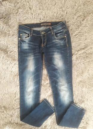 Сині джинси фірмові стрейч вузькі