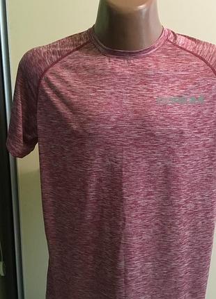 Футболка спортивна