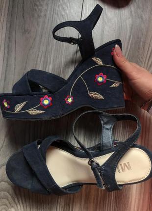 Босоножки миа