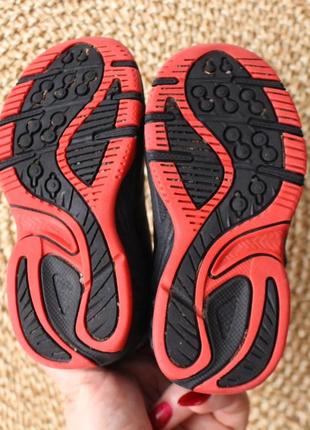 Крутезні практичні кросівки на липучці зі spiderman 23.5 р6 фото