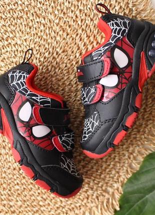 Крутезні практичні кросівки на липучці зі spiderman 23.5 р2 фото