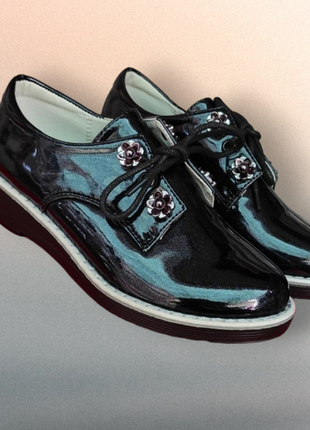 Туфли деми лоферы для девочки черные, синие  лаковые школьные4 фото