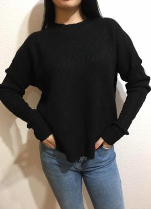 Свитер трикотаж