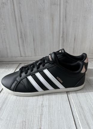 Кроссовки adidas.38