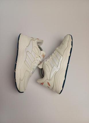 Adidas 37.5, белые кроссовки3 фото
