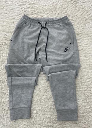 Спортивки nike tech fleece