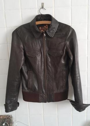 Кожаная куртка темно коричневого цвета размер xs2 фото
