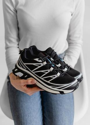 Спортивні кросівки