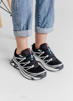 Спортивні кросівки