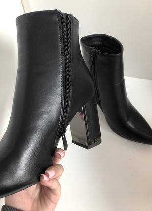 Черные ботильоны толстый каблук