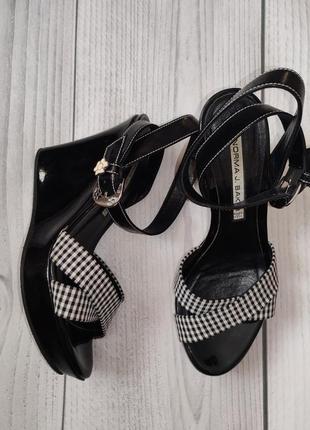 Босоніжки norma j.baker