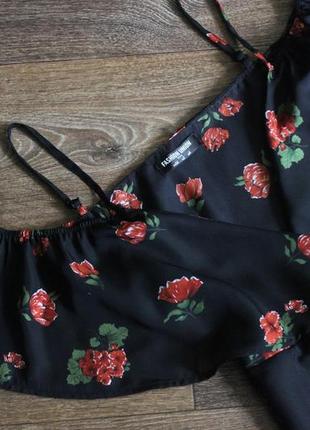 Шикарная блузка блузка майка на запах в цветочный принт с открытыми плечами от fashion union3 фото