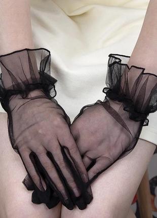 Короткие фатиновые перчатки с пальчиками1 фото