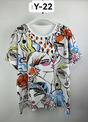 Жіноча футболка