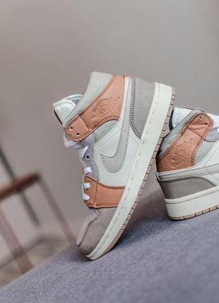 Кроссовки nike air jordan 1 mid milan кожаные6 фото