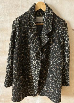 Леопардове пальто