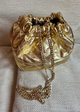 Золота сумка zara в стилі шанель3 фото