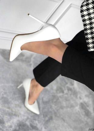 Невероятные белые туфли лодочки с очень удобным каблуком из экокожи👌2 фото